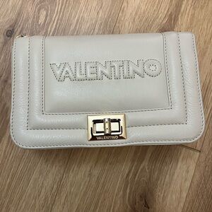 Valentino by Mario Valentino Beatriz Leather Logo-Embossed Shoulder Bag - Cream